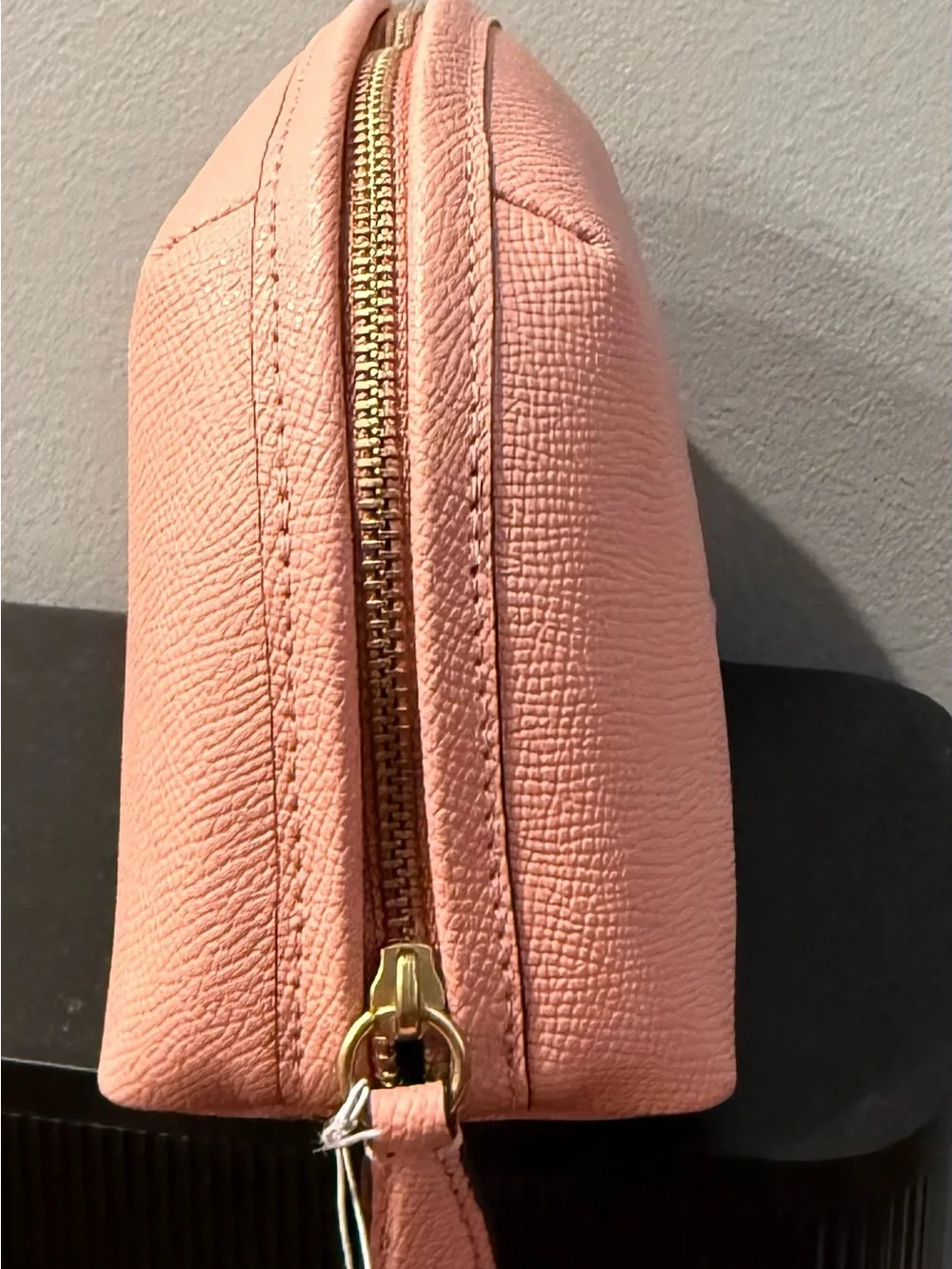 🎀 Coach Julienne Cosmetic Case 17 in Brass/Candy Pink.